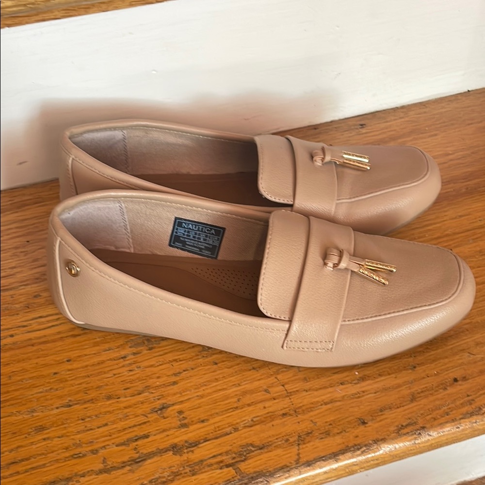 Nautica Tan Flats Sleek Comfortable Loafers